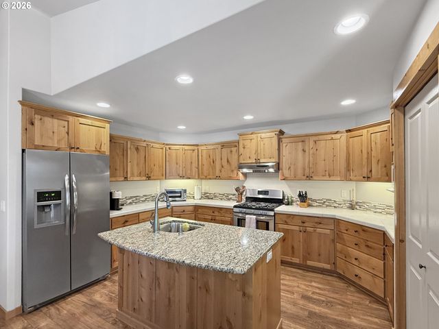 2021 Sw 41ST St, Redmond, OR 97756