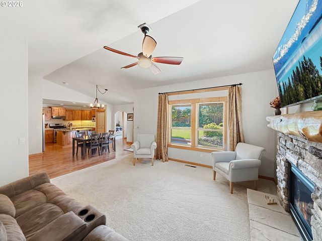 2021 Sw 41ST St, Redmond, OR 97756