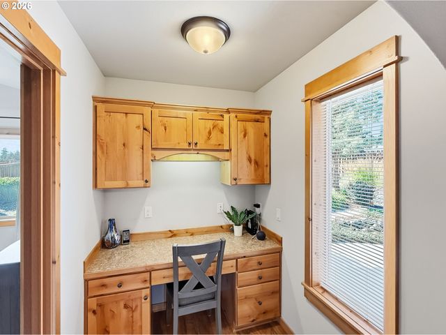 2021 Sw 41ST St, Redmond, OR 97756