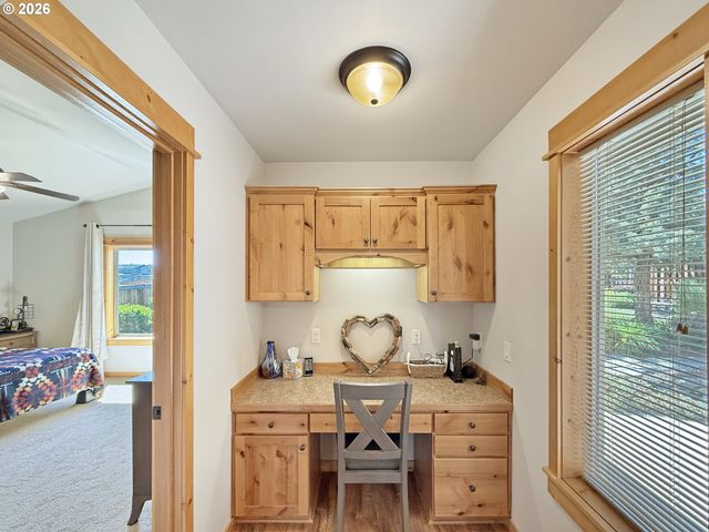 2021 Sw 41ST St, Redmond, OR 97756