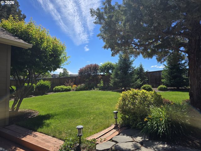 2021 Sw 41ST St, Redmond, OR 97756