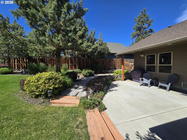 2021 Sw 41ST St, Redmond, OR 97756
