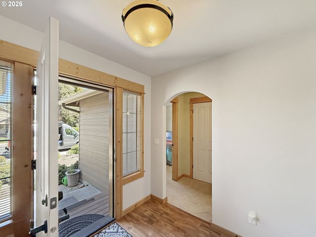 2021 Sw 41ST St, Redmond, OR 97756
