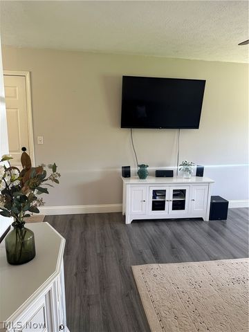 7825 Lester Drive, Leroy, OH 44077