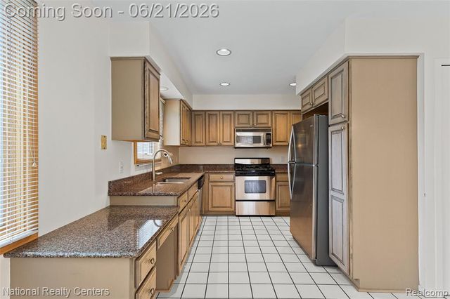 6153 Westbrooke Drive, West Bloomfield, MI 48322