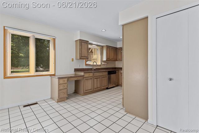 6153 Westbrooke Drive, West Bloomfield, MI 48322