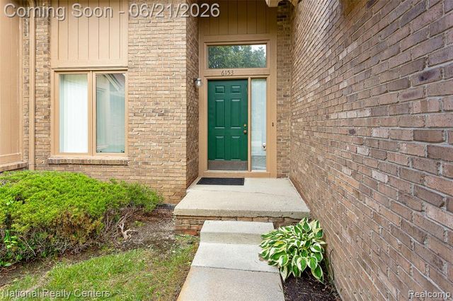 6153 Westbrooke Drive, West Bloomfield, MI 48322