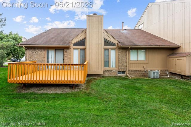 6153 Westbrooke Drive, West Bloomfield, MI 48322
