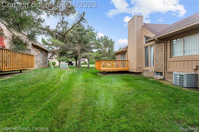 6153 Westbrooke Drive, West Bloomfield, MI 48322