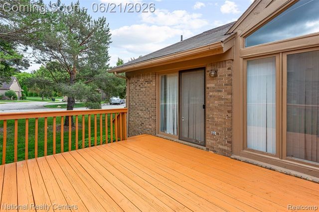 6153 Westbrooke Drive, West Bloomfield, MI 48322