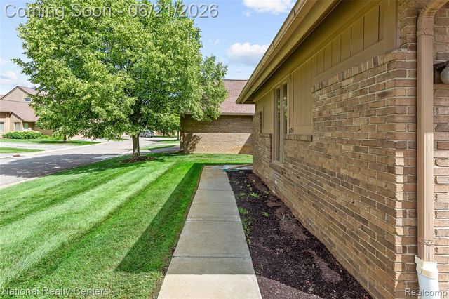 6153 Westbrooke Drive, West Bloomfield, MI 48322