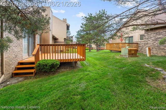 6153 Westbrooke Drive, West Bloomfield, MI 48322