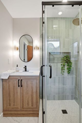 10324 N College Cir, Spokane, WA 99218