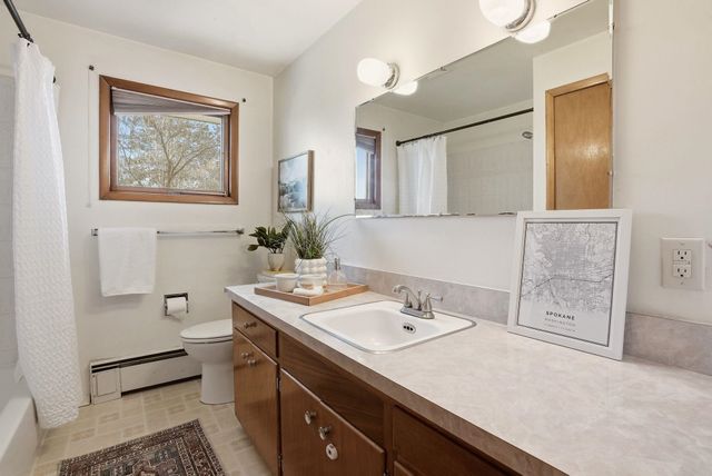 10324 N College Cir, Spokane, WA 99218