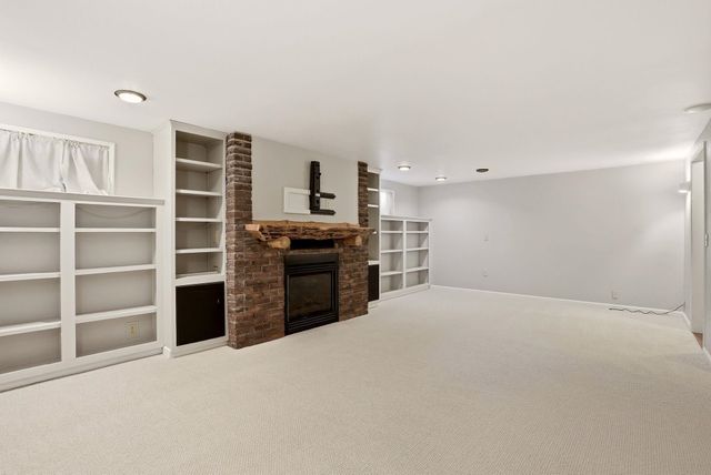 10324 N College Cir, Spokane, WA 99218