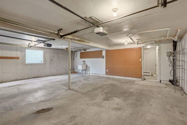 10324 N College Cir, Spokane, WA 99218