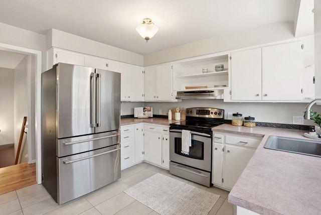 10324 N College Cir, Spokane, WA 99218