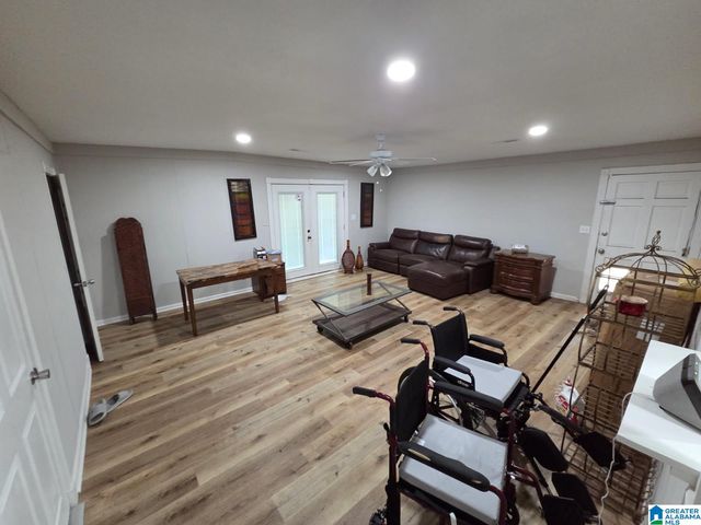 136 CRYSTAL AVENUE, Hueytown, AL 35023