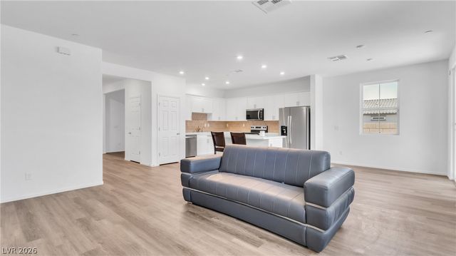 4709 Woodland Avenue, Las Vegas, NV 89121