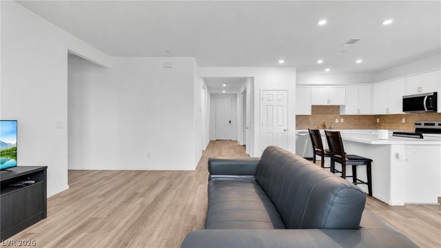 4709 Woodland Avenue, Las Vegas, NV 89121