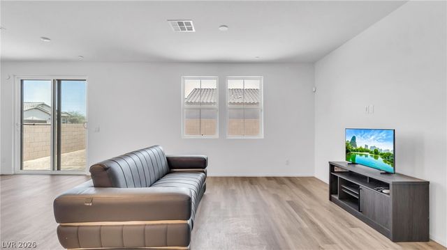 4709 Woodland Avenue, Las Vegas, NV 89121