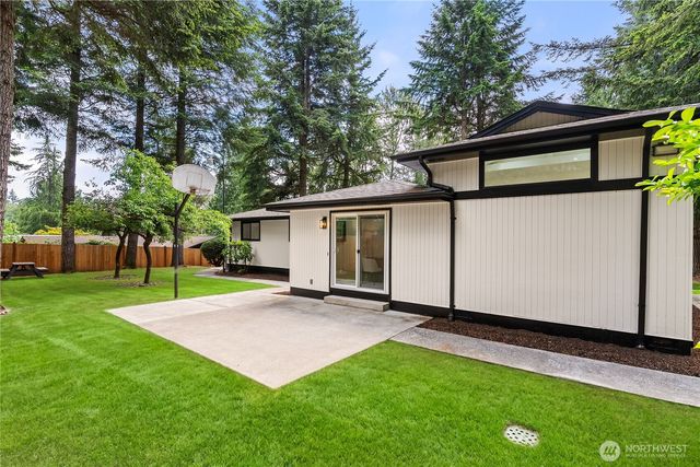 18630 SE 216th Street, Renton, WA 98058