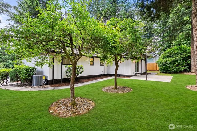 18630 SE 216th Street, Renton, WA 98058