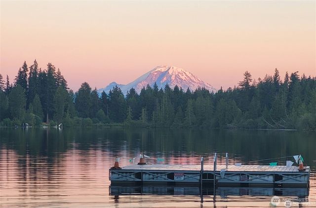 18630 SE 216th Street, Renton, WA 98058