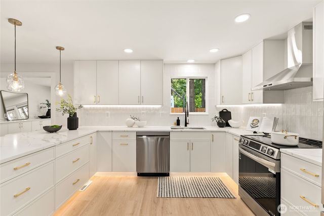 18630 SE 216th Street, Renton, WA 98058