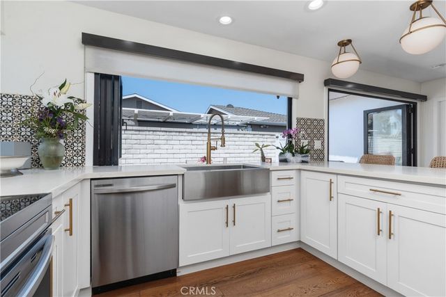 6562 Dohrn Circle, Huntington Beach, CA 92647