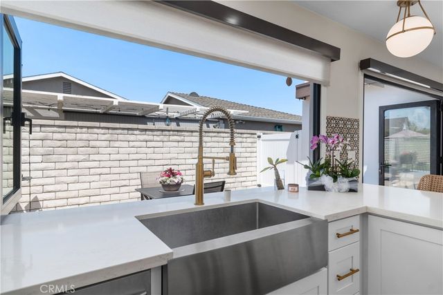 6562 Dohrn Circle, Huntington Beach, CA 92647