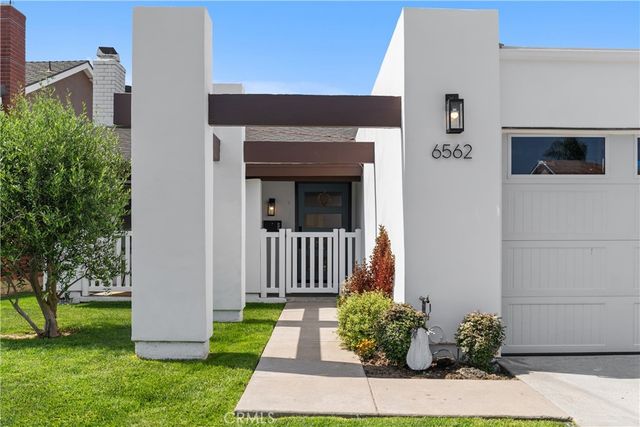 6562 Dohrn Circle, Huntington Beach, CA 92647