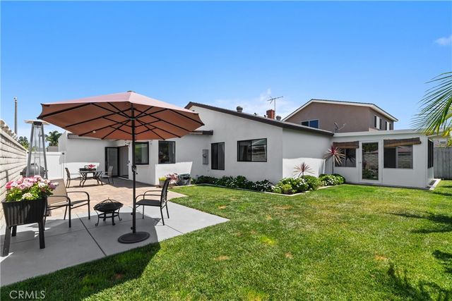 6562 Dohrn Circle, Huntington Beach, CA 92647