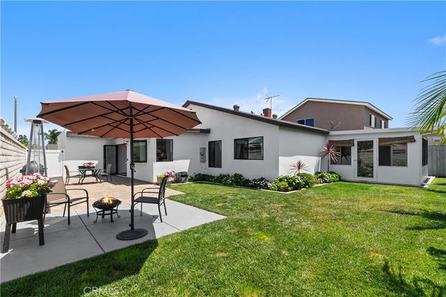 6562 Dohrn Circle, Huntington Beach, CA 92647