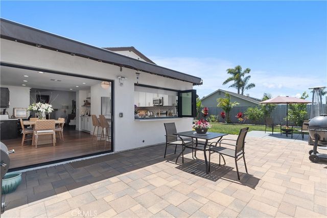 6562 Dohrn Circle, Huntington Beach, CA 92647