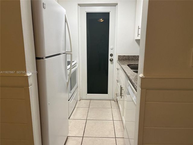 255 Sunrise Dr 103, Key Biscayne, FL 33149