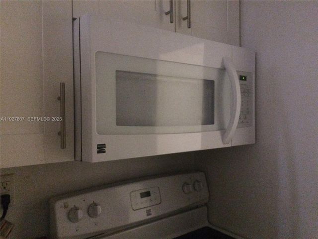 255 Sunrise Dr 103, Key Biscayne, FL 33149