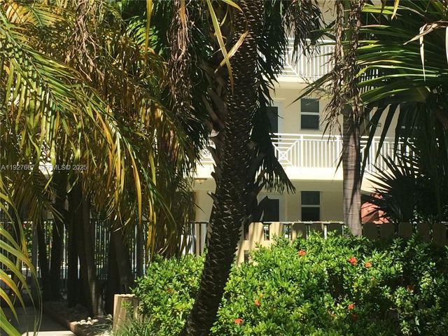 255 Sunrise Dr 103, Key Biscayne, FL 33149