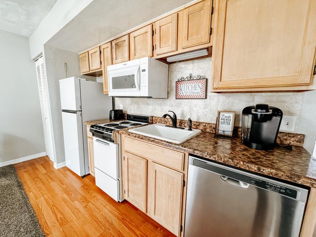 470 Abby Lane 3, Branson, MO 65616