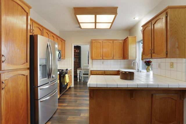 1122 Zumstein Ct, Ripon, CA 95366