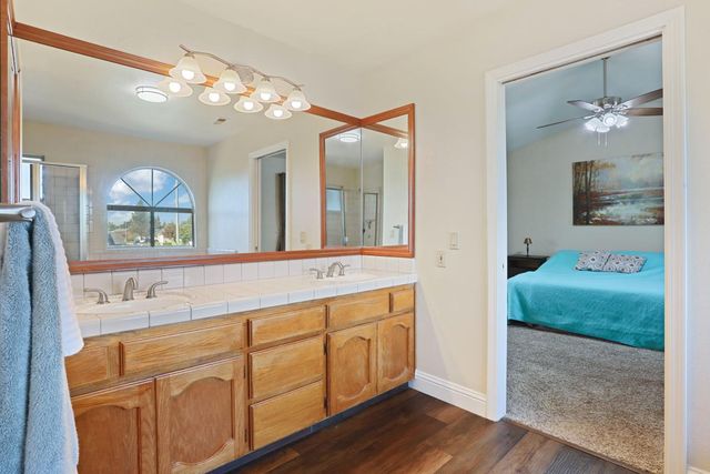 1122 Zumstein Ct, Ripon, CA 95366