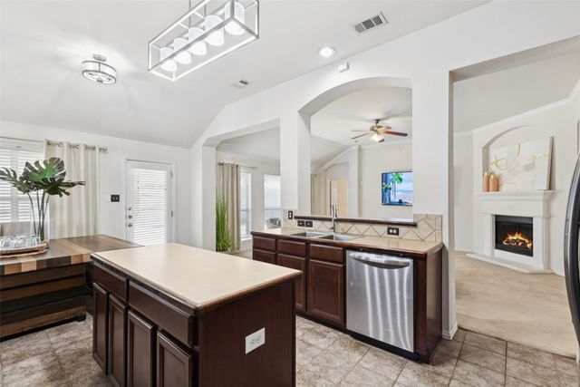 4416 Mallow Oak Drive, Fort Worth, TX 76123
