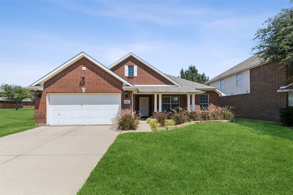 4416 Mallow Oak Drive, Fort Worth, TX 76123