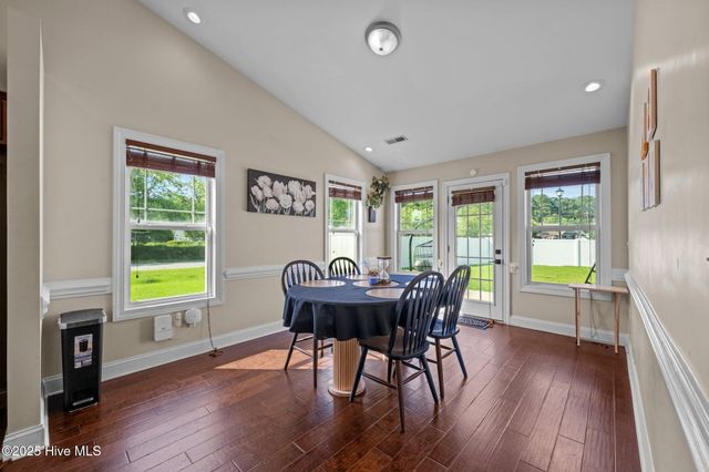 101 Falcon Landing Court, New Bern, NC 28560