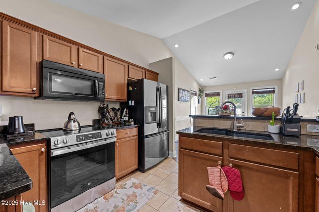 101 Falcon Landing Court, New Bern, NC 28560