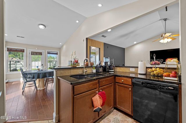 101 Falcon Landing Court, New Bern, NC 28560