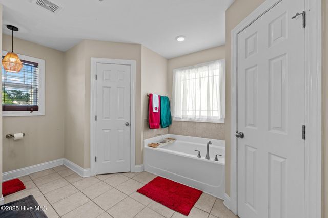 101 Falcon Landing Court, New Bern, NC 28560