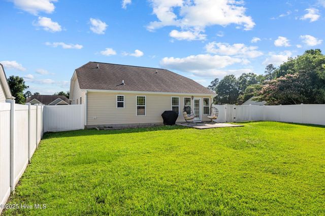 101 Falcon Landing Court, New Bern, NC 28560