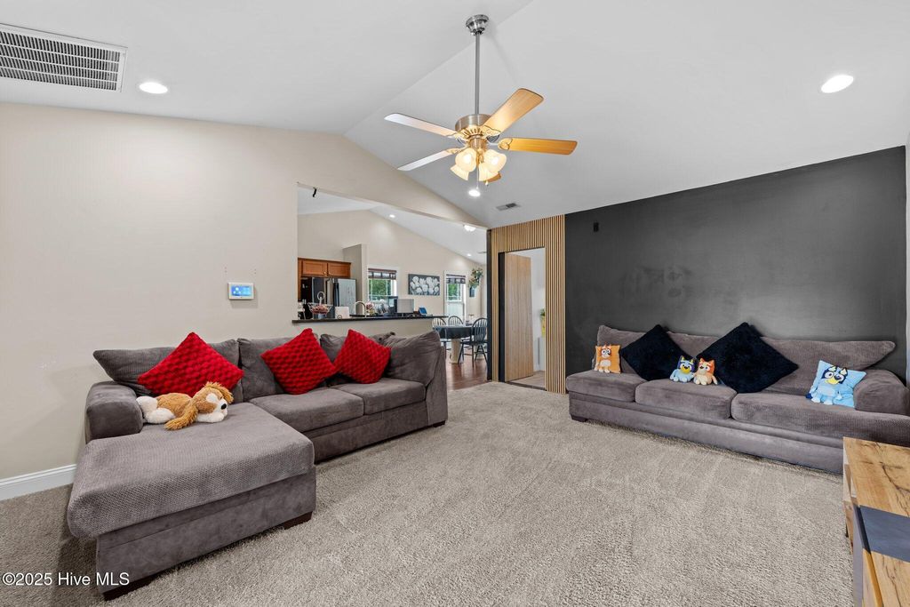 101 Falcon Landing Court, New Bern, NC 28560