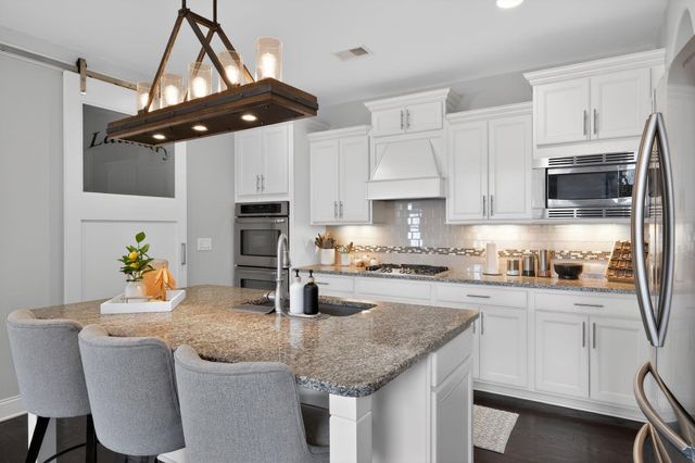 2384 Stockwood TRL, Thompsons Station, TN 37179